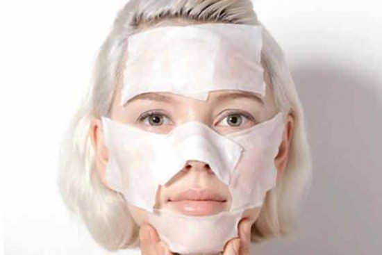 怎么化妆不卡粉不脱妆夏天,夏天怎么化妆才不会脱妆