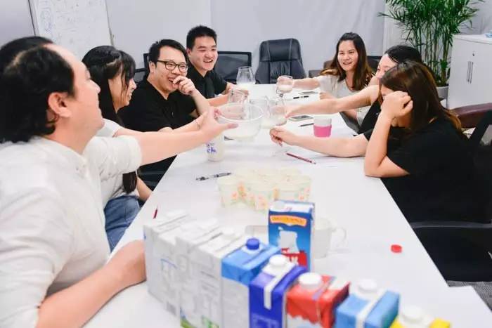 牛奶喝多出汗有奶味,牛奶喝多了出汗感觉有奶味