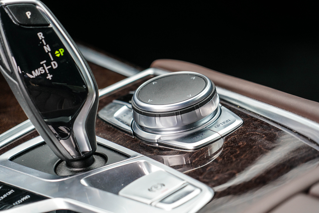 后排至上的它如何诠释驾驶乐趣体验BMW740Li