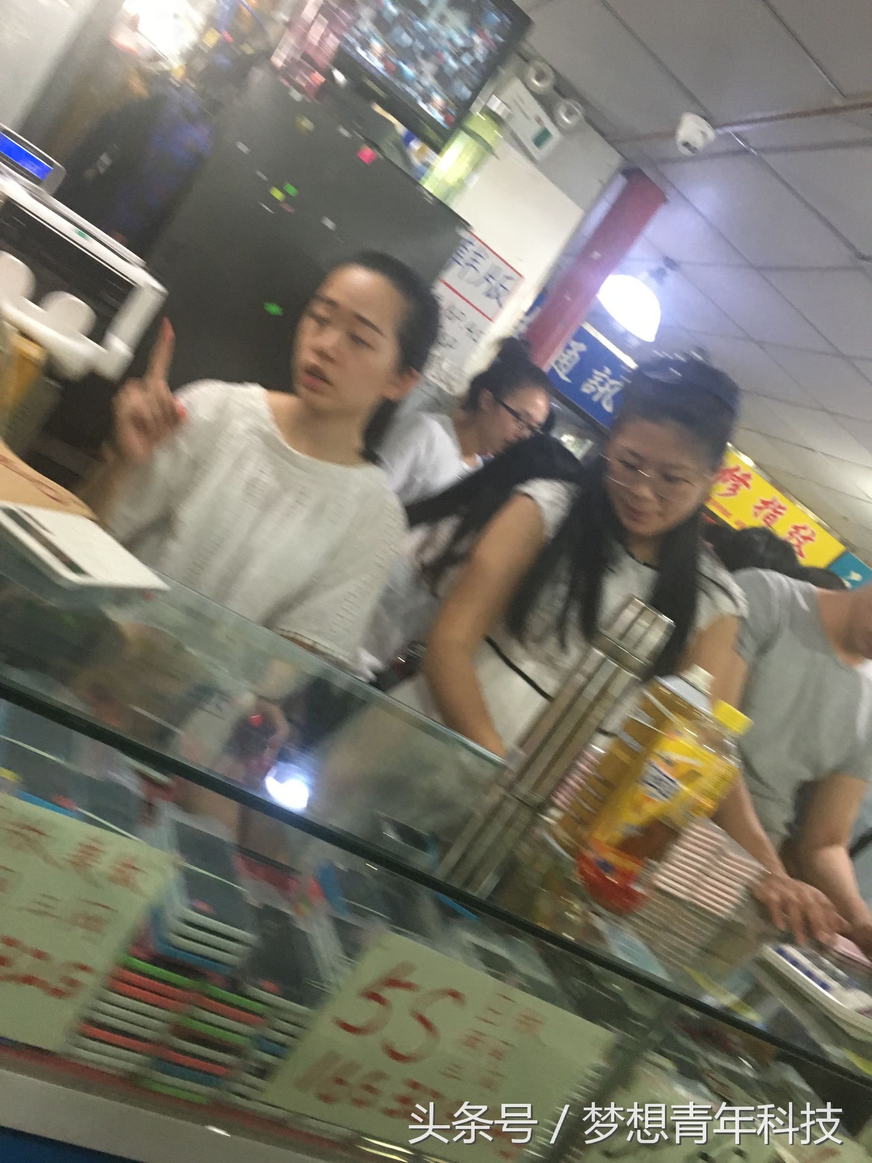 华强北手机微商,微商占据半壁江山