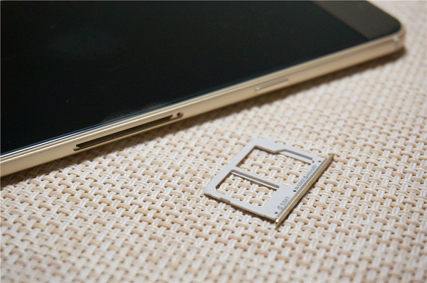 三星galaxyc7手机长什么样,三星galaxyc7白色