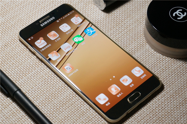 三星galaxyc7手机长什么样,三星galaxyc7白色