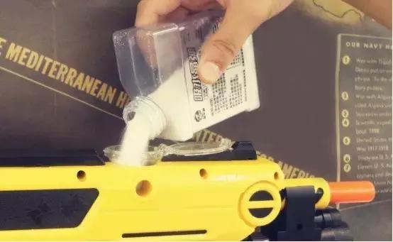 自从买了这把枪,居然嫌家里的苍蝇太少了,它到底有多好玩?