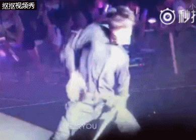 exo近期表演咆哮,exo最近一次合体跳舞