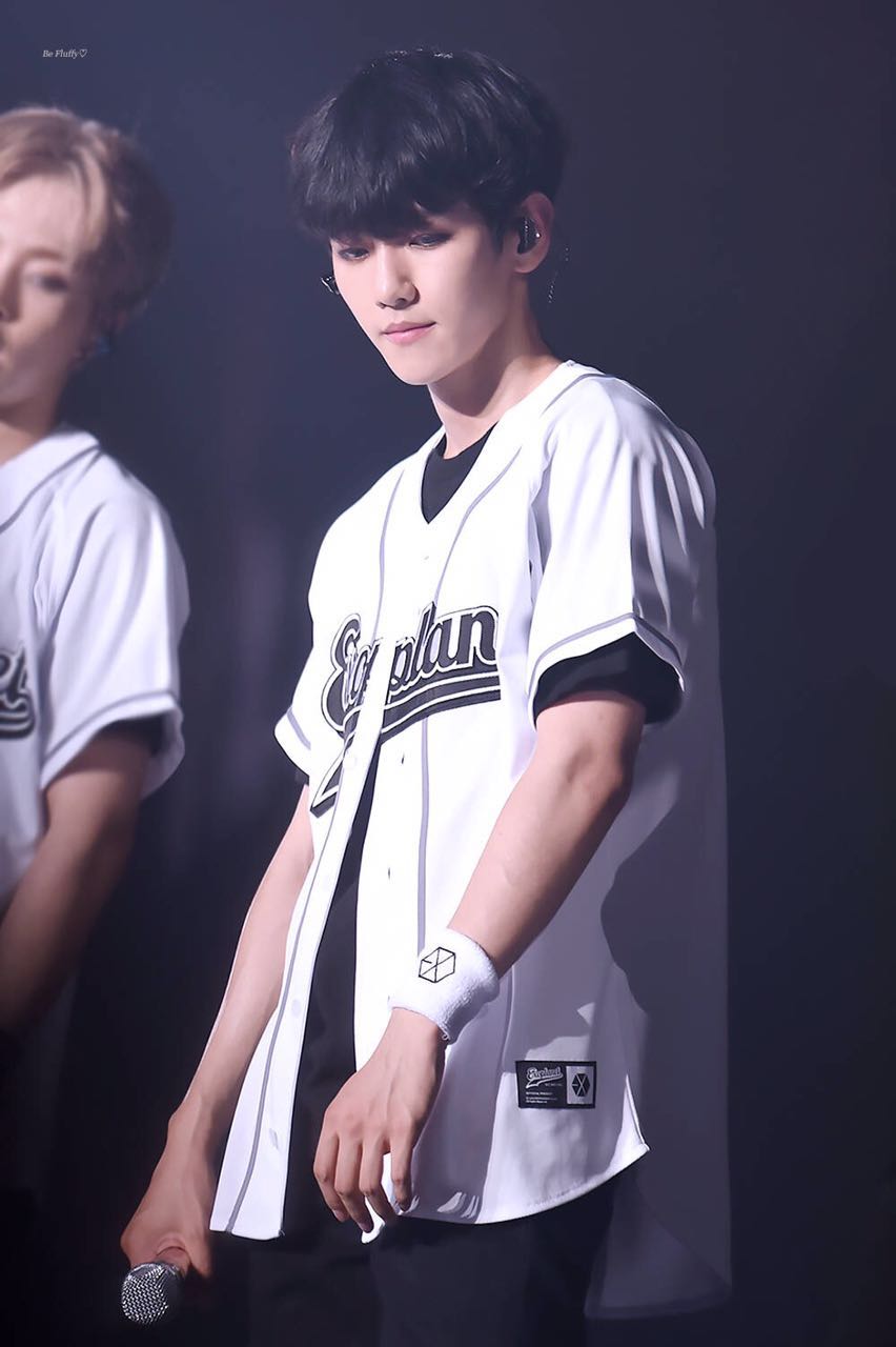 exo近期表演咆哮,exo最近一次合体跳舞