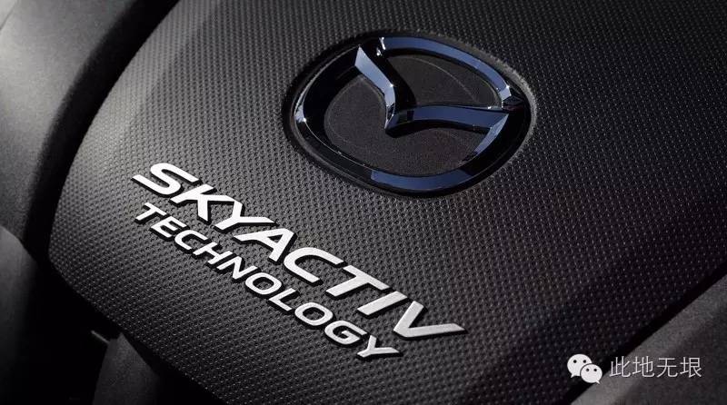 尽管我被卡在后排座椅上,我还是给这款车点了赞