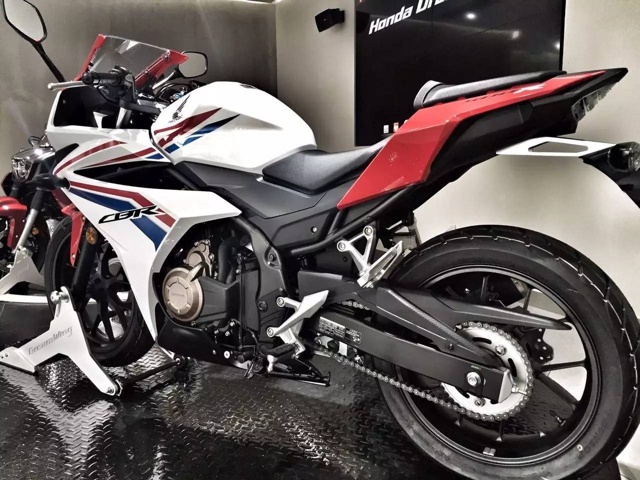 本田大排摩托车来成都开店，原来摩托还可以这么玩