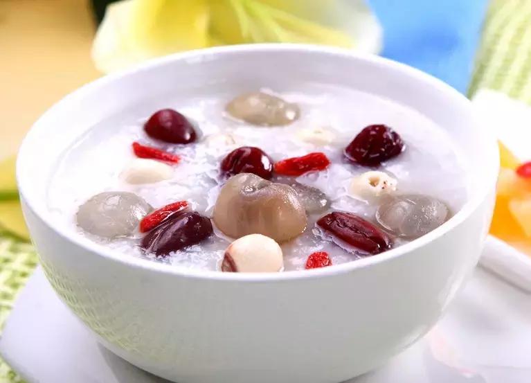 孕妇不想吃饭只想吃水果,孕妇不想吃饭应该吃点什么