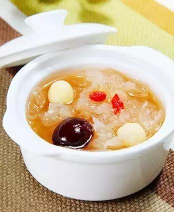 红润有光泽肤色显白,最美的女人都有哪些特点