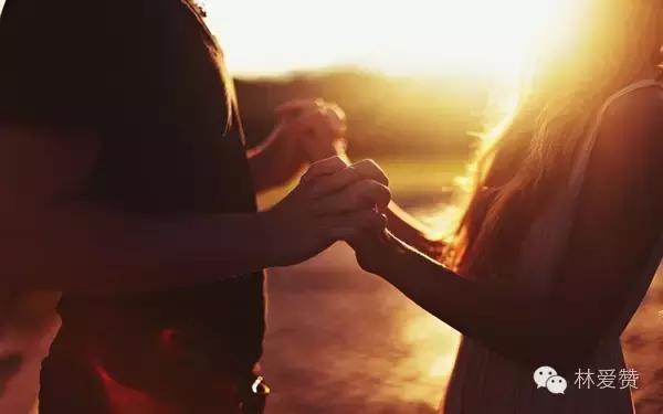 四十多岁的老女人泡到20多岁的帅小伙,没想到却是个包袱