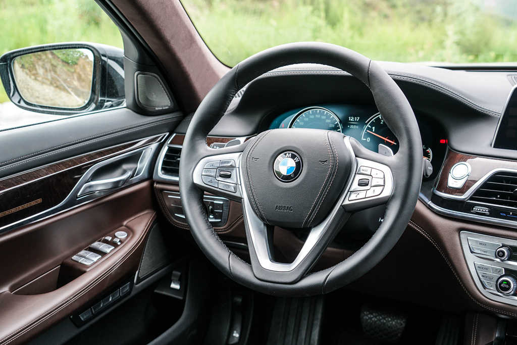 后排至上的它如何诠释驾驶乐趣体验BMW740Li