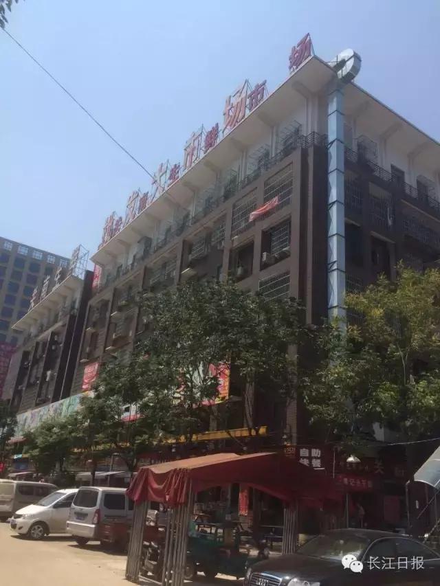 男子电梯坠亡事件,男子生日电梯坠亡