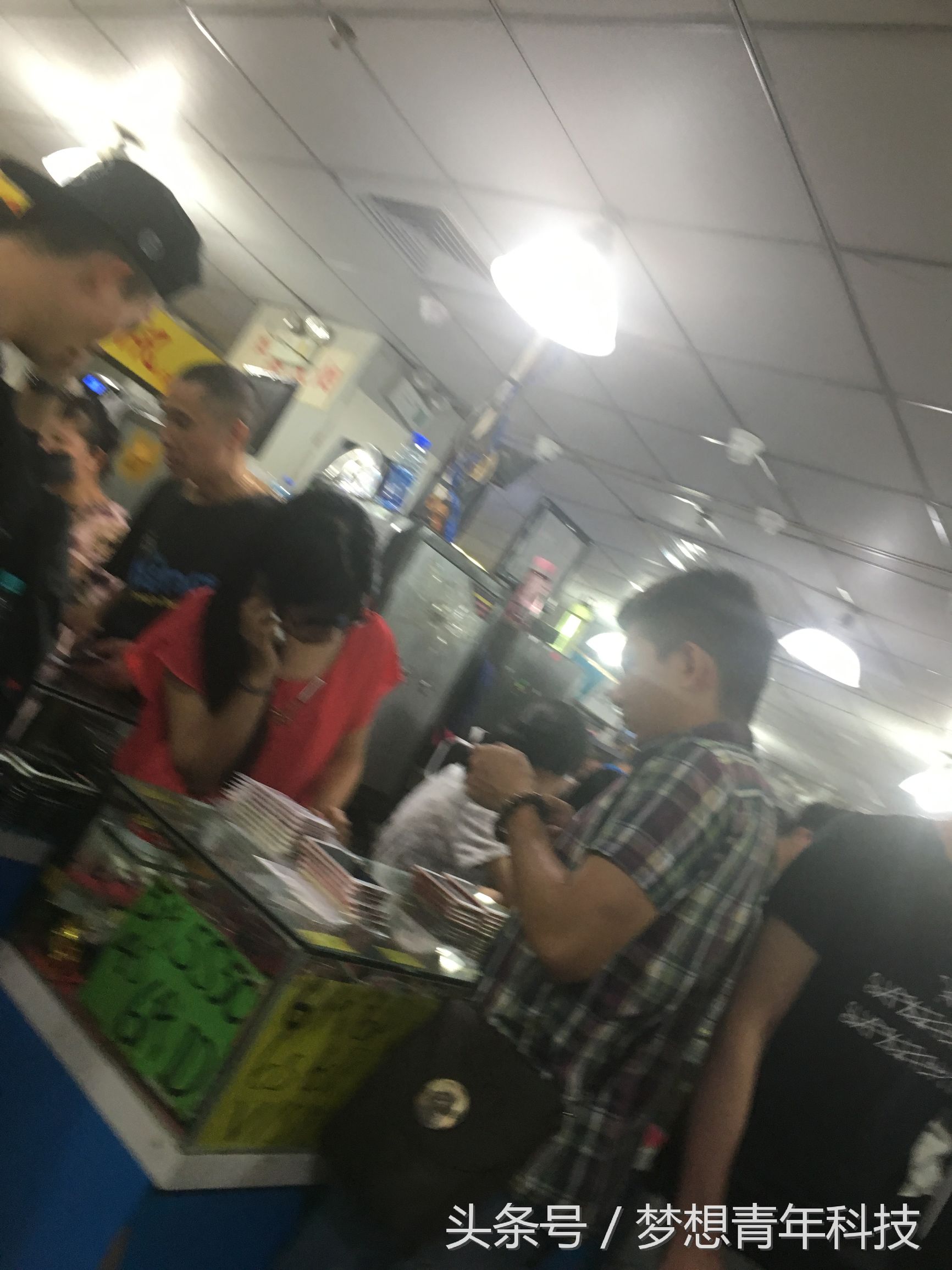 华强北手机微商,微商占据半壁江山