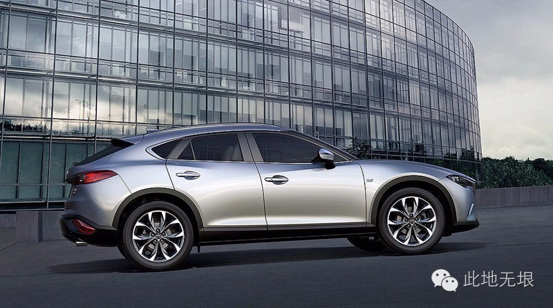 尽管我被卡在后排座椅上,我还是给这款车点了赞