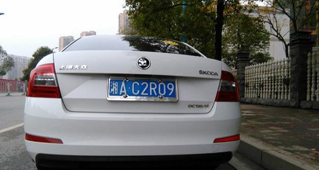 18款明锐1.6l自动豪华版功能讲解,斯柯达明锐1.5自动豪华版空间评测