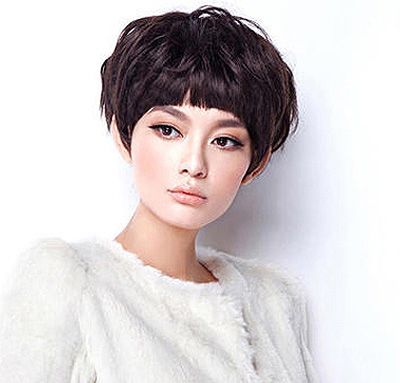 女人脸宽剪短发什么发型好看,大方脸剪短发怎么剪有气质一点