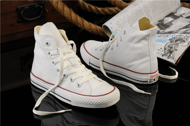 喏,你要的小白鞋都在这儿了