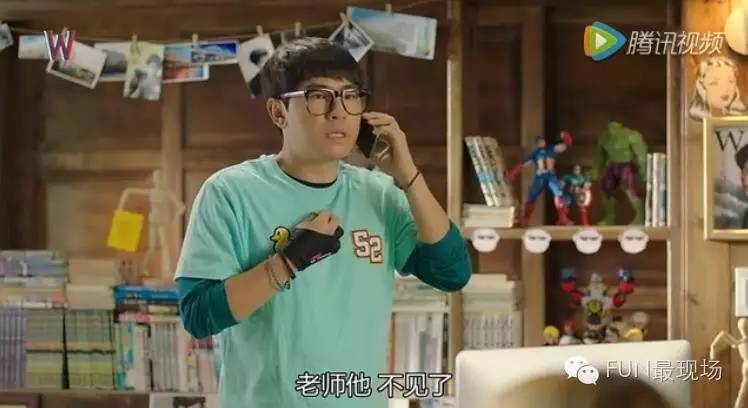 女主穿越到李钟硕演的韩剧里,李钟硕穿越到漫画世界上