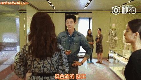 女主穿越到李钟硕演的韩剧里,李钟硕穿越到漫画世界上