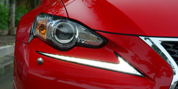 高颜值却不叫座的好车试雷克萨斯IS200t