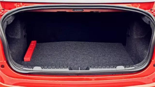 这车只要你舍得给油,基本都很吵?是的!