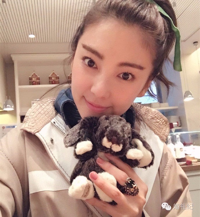 如何秀婚戒,指甲配戒指教程