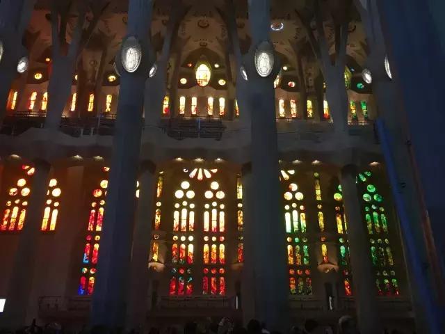 巴塞罗那自由行攻略,免费玩转西班牙马德里不思议