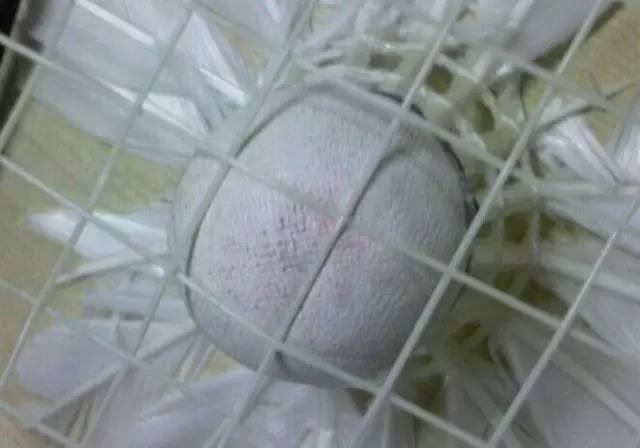 羽毛球怎么找到合适自己的磅数,羽毛球拉线磅数23和26区别大吗