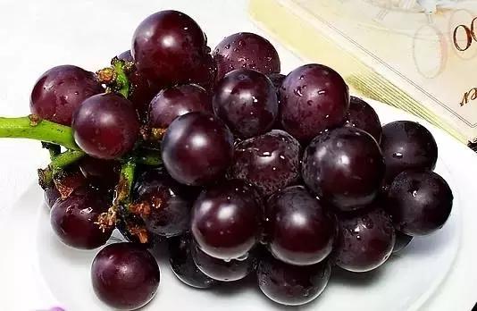 还不美白你黑得像炭是想出来见鬼吗?