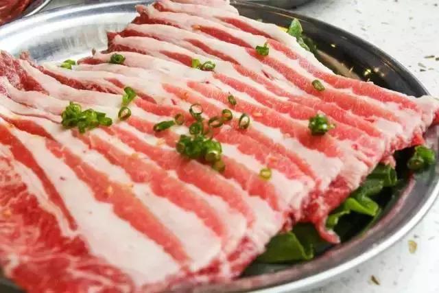 喷火枪、温度计全上阵！春熙路的这家店，隔着屏幕都能感受它的神