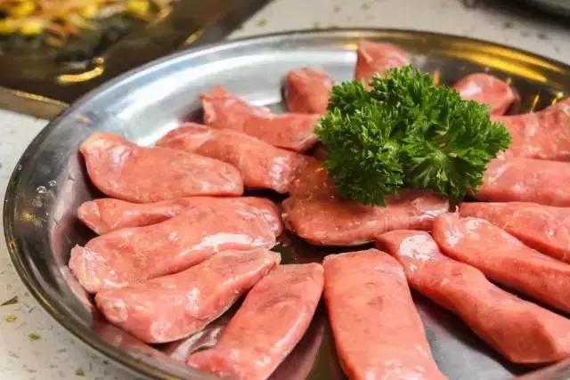 喷火枪、温度计全上阵！春熙路的这家店，隔着屏幕都能感受它的神