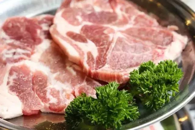 喷火枪、温度计全上阵！春熙路的这家店，隔着屏幕都能感受它的神