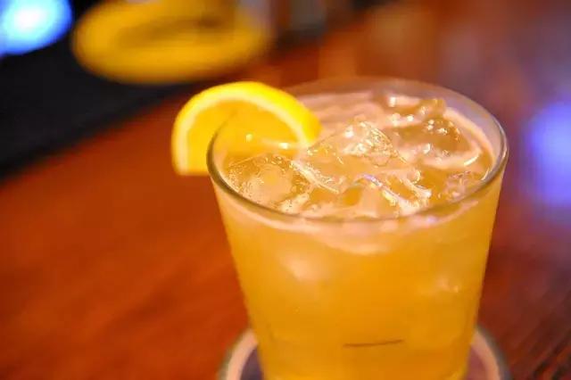 鐏孩閰掔豢澶嶅彜,鐏孩閰掔豢娓呭惂