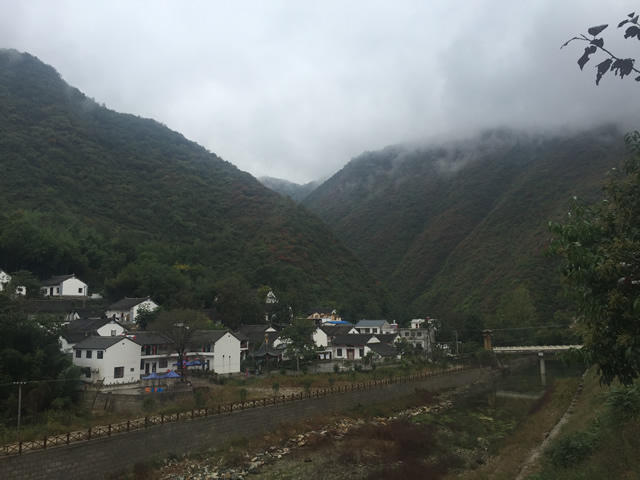 那些年，我们去金丝峡游玩路过的商南县太子坪村