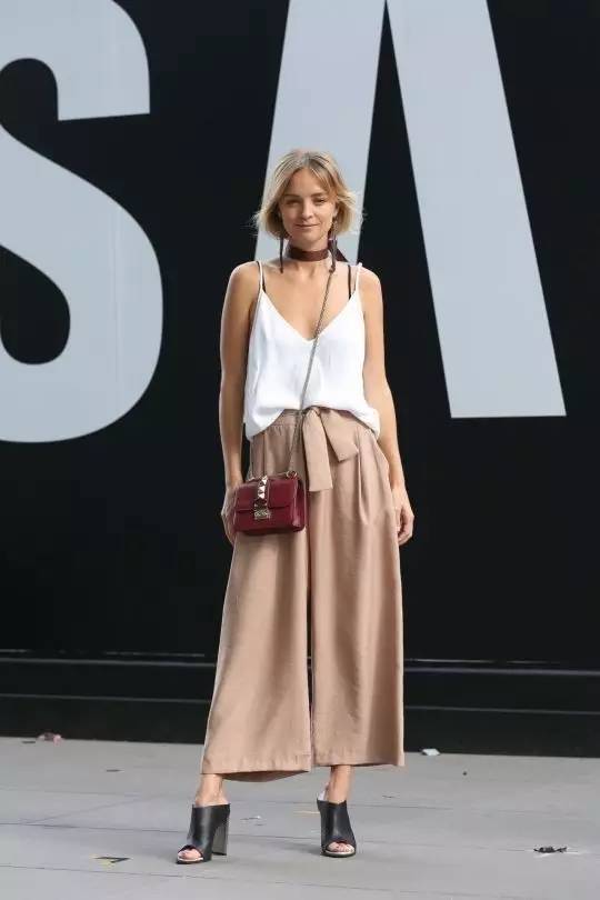 裤腿宽大的阔腿裤冬天怎么搭配,比较阔的阔腿裤怎么穿