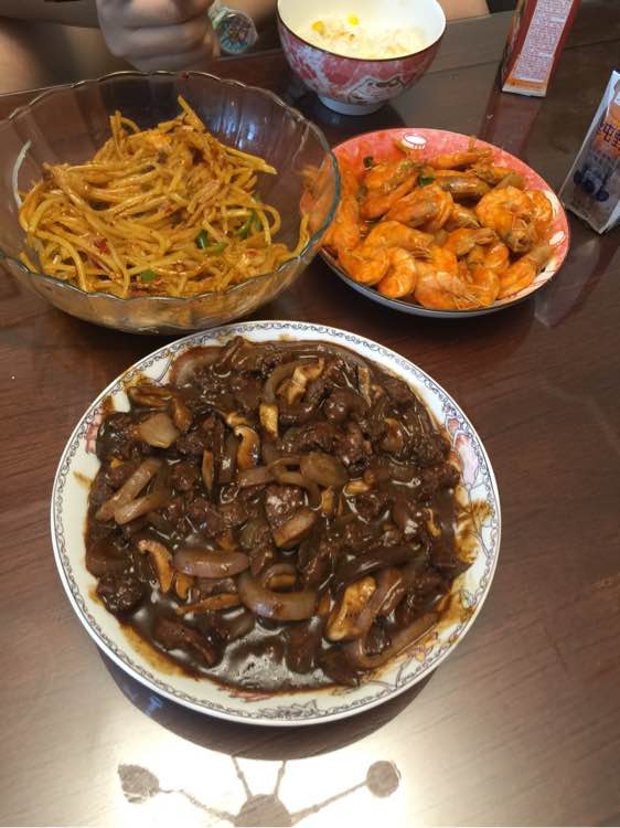 我和男朋友结婚半年了，生活当中我们俩就是谁有空谁下厨房