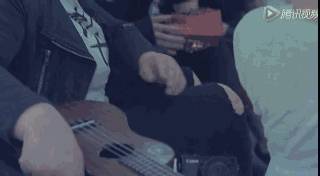 我们为什么那么爱足球,权志龙歌曲我们不要相爱