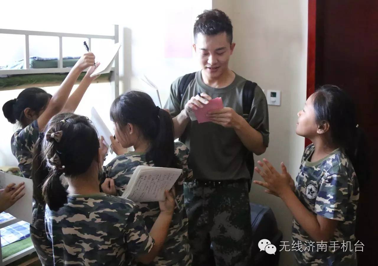 小硬汉进军营夏令营第一期毕营大小硬汉齐聚！