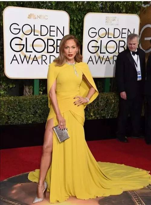 跟着别的女生买口红,跟着女明星买东西