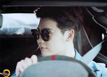 李钟硕笑容杀两个世界,李钟硕笑容杀和眼神杀反派