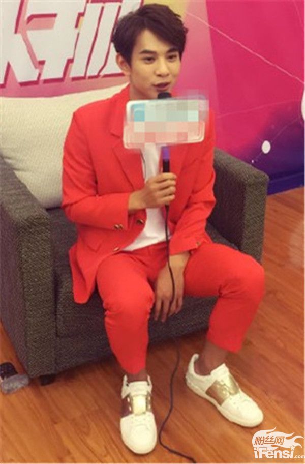 星榜第一青宇粉丝见证直升机应援活动