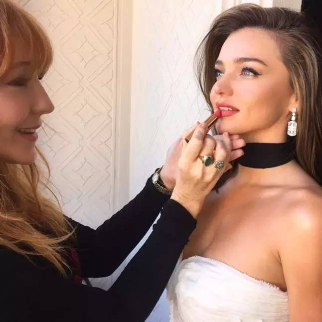 世上没有什么事情是一只口红不能解决的！如果有，那就是两只！