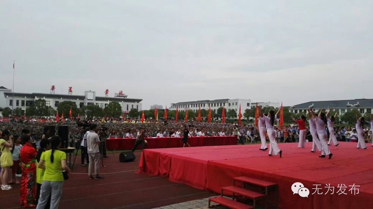 欢送英雄凯旋现场,欢送抗洪救灾人民子弟兵视频