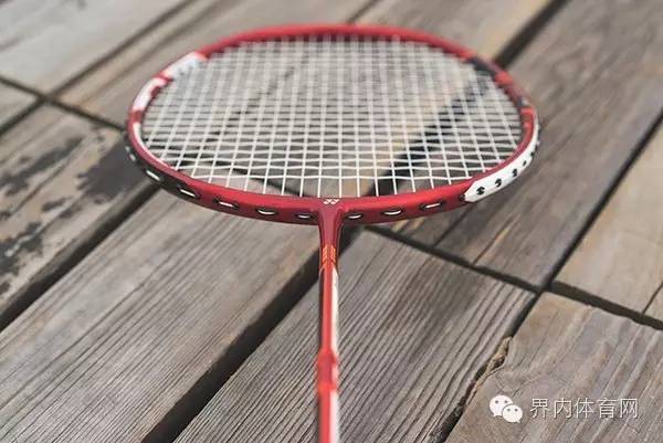 弓剑之后，谁将坐上平衡拍的铁王座？——YONEXDUORA7双刃战拍评测