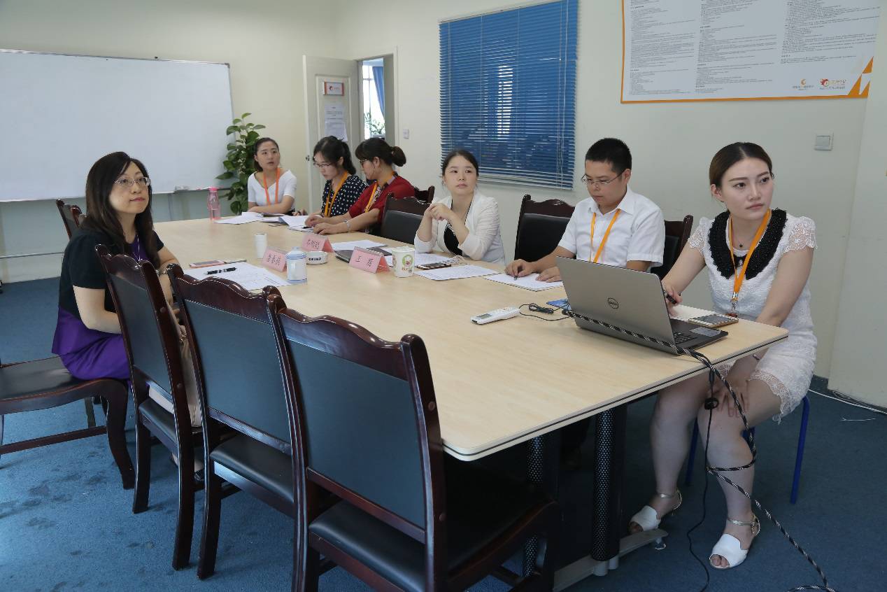 岸宝集团副总裁唐春燕女士莅临天府TV指导交流工作