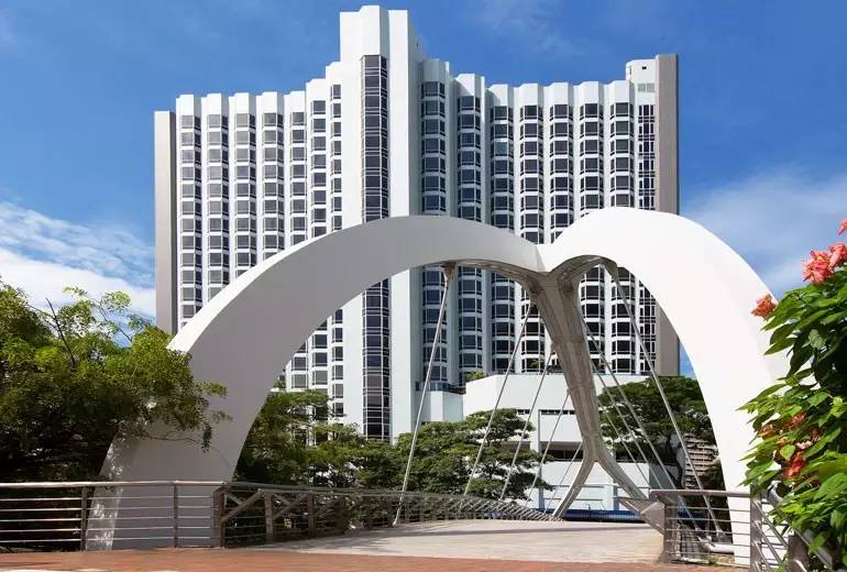 新加坡万豪福朋喜来登,福朋喜来登和艾美自助餐