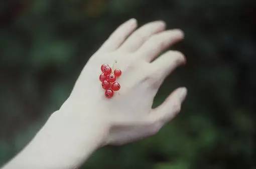 半数人18岁前看过*片A**?2015国人婚恋报告颠覆你想象