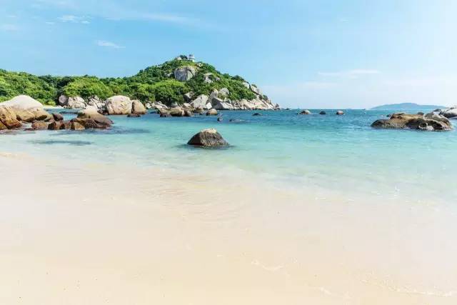 中秋国庆假期运输车票开始发售,提示中秋假期首日火车票明起开售