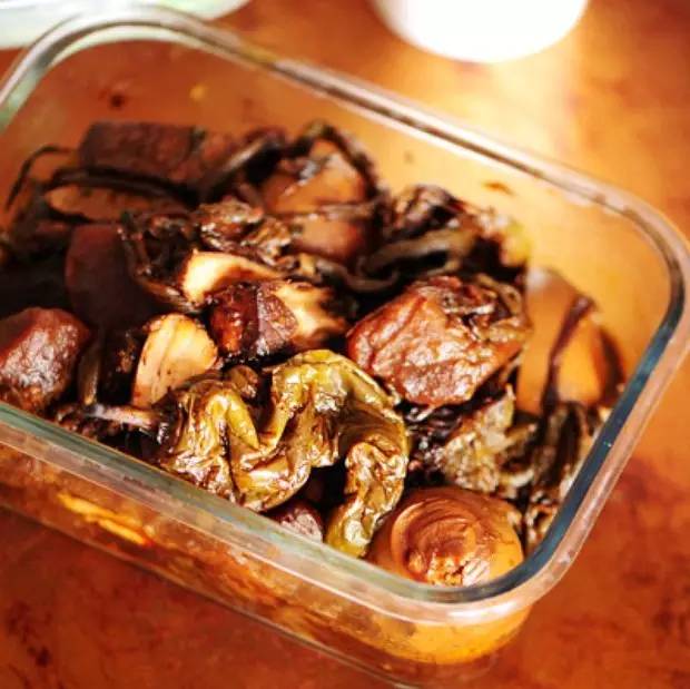 东北山野菜来啦,东北烀豇豆土豆咸菜