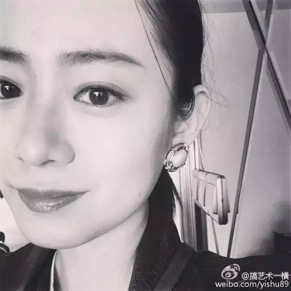 公司年会礼服鞋子怎么搭配,年会晚宴着装要求通知